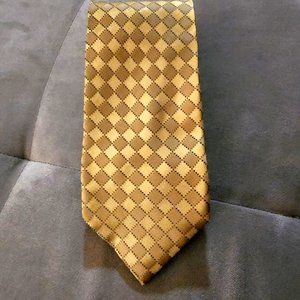 Kenneth Cole 100% Silk Neck Tie - Gold Diamonds